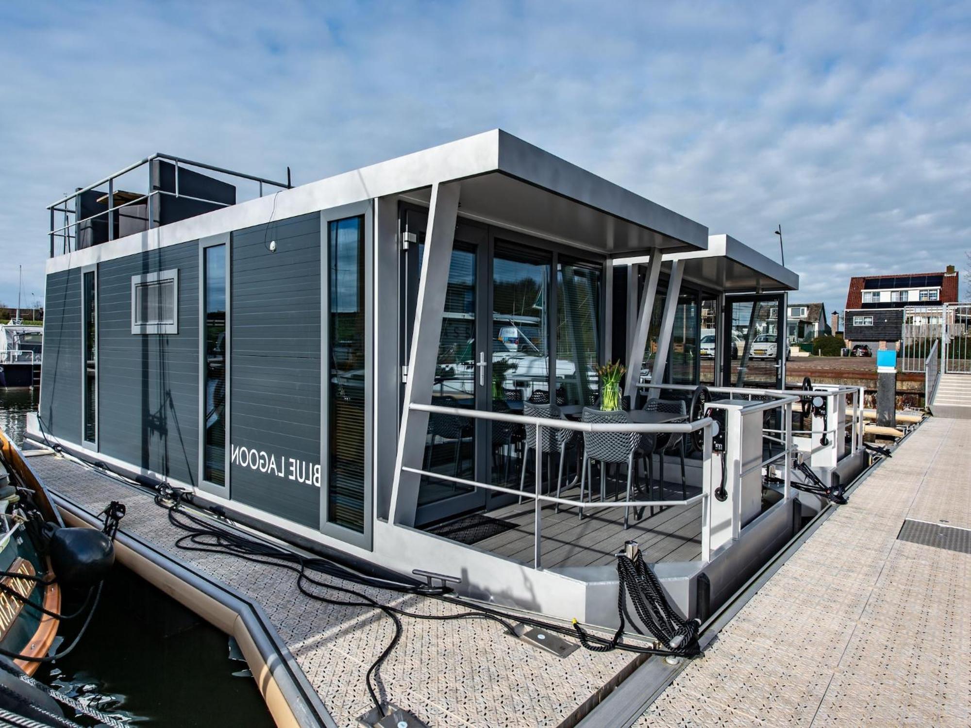 Waterlodge Blue Lagoon On A Jetty For 4 People Kamperland Exterior photo